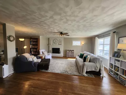 Living - 710 N Maple St, Sparta, IL 62286 photo 3 of 3