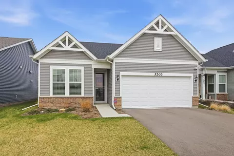 3203 Sweetgrass Cir, Aurora, IL 60503