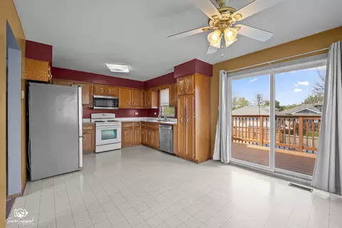 Kitchen - 6907 Manchester Dr, Plainfield, IL 60586 photo 2 of 2