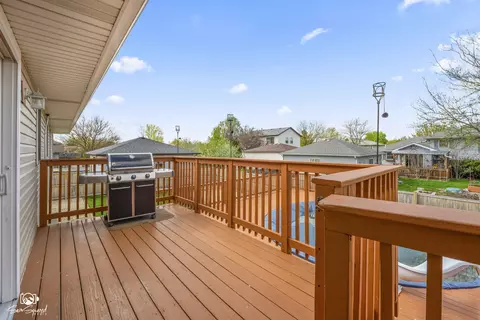 Exterior - 6907 Manchester Dr, Plainfield, IL 60586 photo 2 of 9