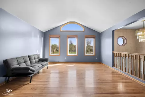 Living - 6907 Manchester Dr, Plainfield, IL 60586 photo 6 of 9