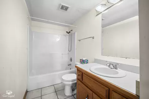 Bath - 6907 Manchester Dr, Plainfield, IL 60586 photo 2 of 2