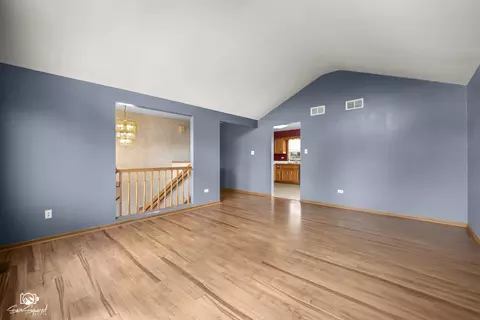 Living - 6907 Manchester Dr, Plainfield, IL 60586 photo 2 of 9