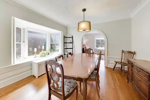 Dining - 283 Bartram Rd, Riverside, IL 60546 photo 2 of 2