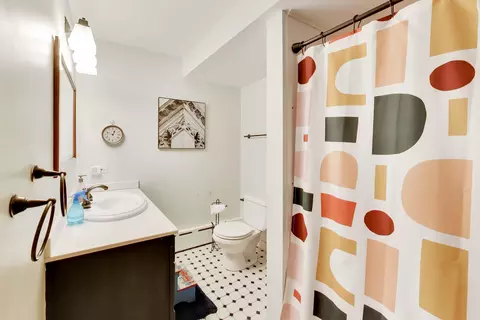 Bath - 283 Bartram Rd, Riverside, IL 60546 photo 1 of 3