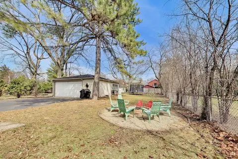 Exterior - 283 Bartram Rd, Riverside, IL 60546 photo 4 of 5