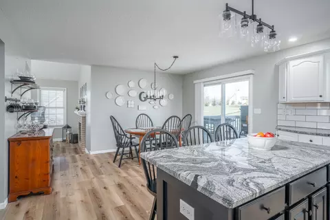 Dining - 76 Parkview Dr, Eldridge, IA 52748 photo 1 of 2
