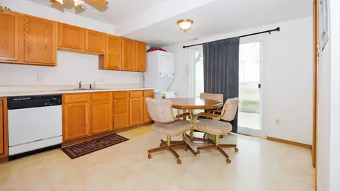 23 Fetzer Ct #2, Bloomington, IL 61704 photo 6