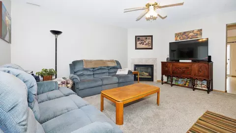 23 Fetzer Ct #2, Bloomington, IL 61704 photo 2