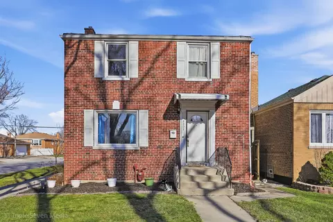 5201 S Neenah Ave, Chicago, IL 60638