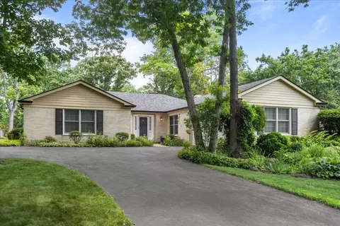 912 Morningside Dr, Lake Forest, IL 60045