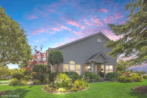 252 Lynwood Ln, Bloomingdale, IL 60108