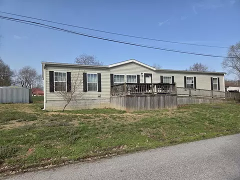 104 S Douglas St, Mcleansboro, IL 62859
