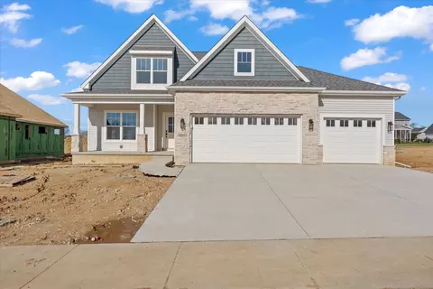 1205 Willowgrove Ln, Mahomet, IL 61853