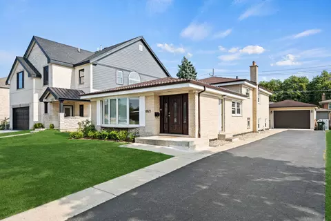 8821 Congress Park Ave, Brookfield, IL 60513