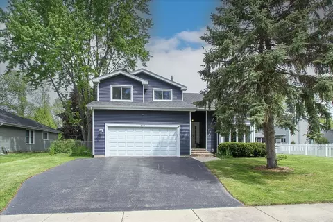 845 Hanson Ct, Batavia, IL 60510