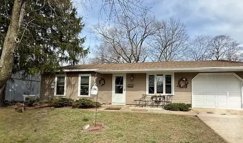 1112 Lanore Dr, Urbana, IL 61802