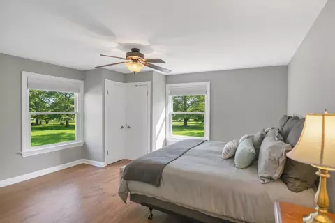 Bedroom - 512 Bay Rd, Mchenry, IL 60051 photo 4 of 5