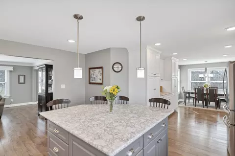 Kitchen - 512 Bay Rd, Mchenry, IL 60051 photo 6 of 6