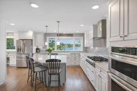 Kitchen - 512 Bay Rd, Mchenry, IL 60051 photo 2 of 6