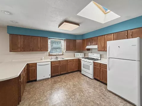 Kitchen - 707 E Ash St, Watseka, IL 60970 photo 1 of 1
