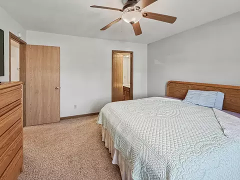 Bedroom - 707 E Ash St, Watseka, IL 60970 photo 2 of 4