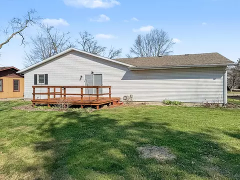 Exterior - 707 E Ash St, Watseka, IL 60970 photo 1 of 2