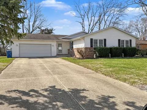 707 E Ash St, Watseka, IL 60970