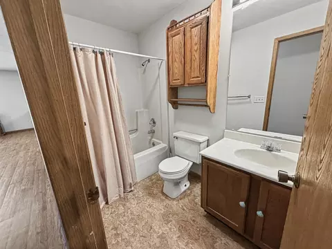 Bath - 707 E Ash St, Watseka, IL 60970 photo 1 of 2