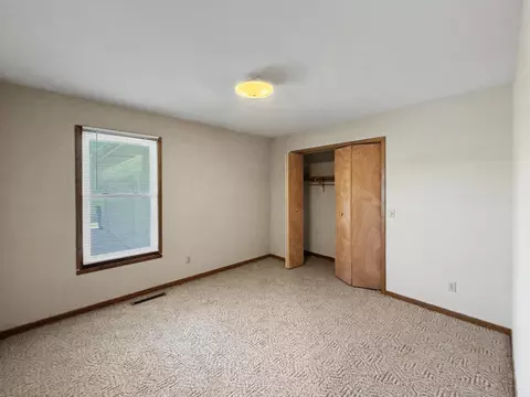 Bedroom - 707 E Ash St, Watseka, IL 60970 photo 3 of 4