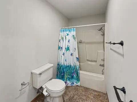 Bath - 707 E Ash St, Watseka, IL 60970 photo 2 of 2