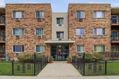 420 S Home Ave #107N, Oak Park, IL 60302
