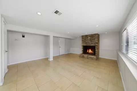 Living - 7635 S Oconto Ave, Bridgeview, IL 60455 photo 6 of 7