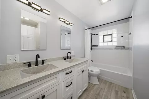 Bath - 7635 S Oconto Ave, Bridgeview, IL 60455 photo 2 of 2