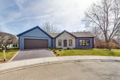 19 Marina Dr, Des Plaines, IL 60016