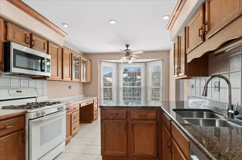 Kitchen - Undisclosed, Naperville, IL 60563 photo 2 of 3