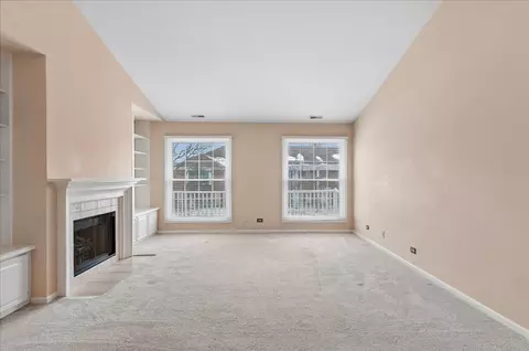 Living - Undisclosed, Naperville, IL 60563 photo 2 of 4