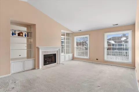 Living - Undisclosed, Naperville, IL 60563 photo 3 of 4