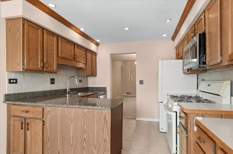 Kitchen - Undisclosed, Naperville, IL 60563 photo 3 of 3