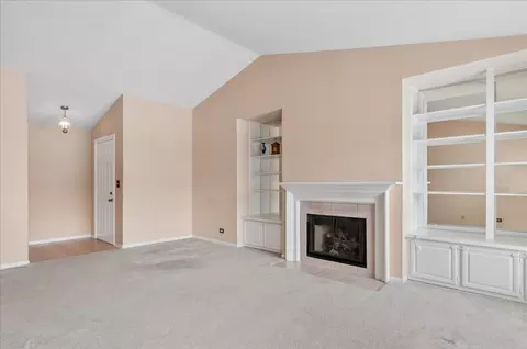 Living - Undisclosed, Naperville, IL 60563 photo 1 of 4