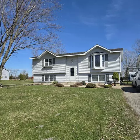 27057 S Woodlawn Ave, Crete, IL 60417