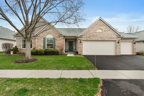 585 Tuscan View Dr, Elgin, IL 60124