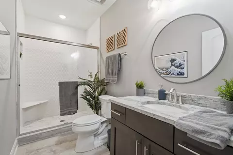 Bath - 28 Pinnacle Ct, Naperville, IL 60565 photo 7 of 7