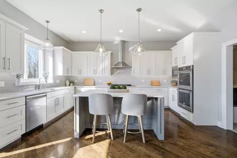 Kitchen - 28 Pinnacle Ct, Naperville, IL 60565 photo 1 of 6