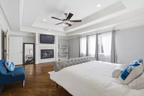 Bedroom - 28 Pinnacle Ct, Naperville, IL 60565 photo 2 of 4