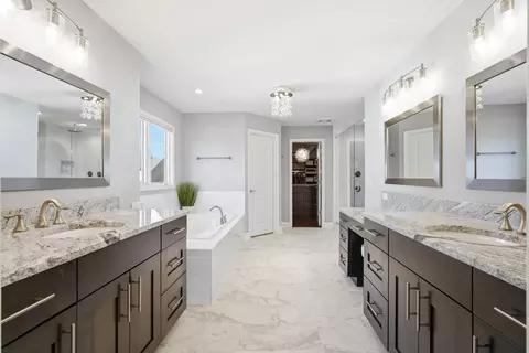 Bath - 28 Pinnacle Ct, Naperville, IL 60565 photo 1 of 7