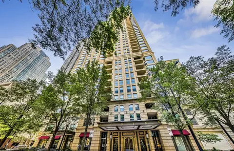 25 E Superior St #901, Chicago, IL 60611