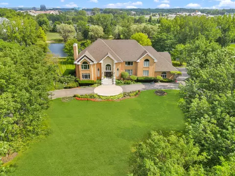 5 S Meadow Ct, South Barrington, IL 60010