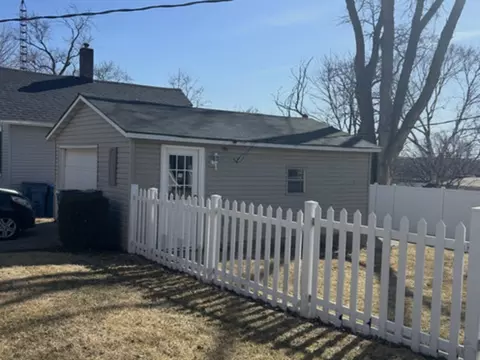 Exterior - 1017 Pulaski St, Peru, IL 61354 photo 2 of 3