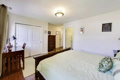 Bedroom - 8324 44th Pl, Lyons, IL 60534 photo 3 of 5